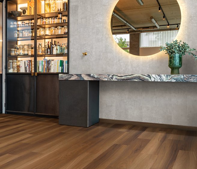 Royal Walnut 851